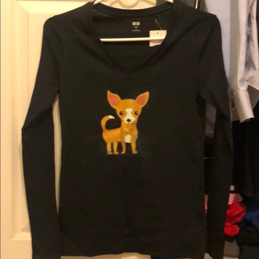 Uniqlo black v neck